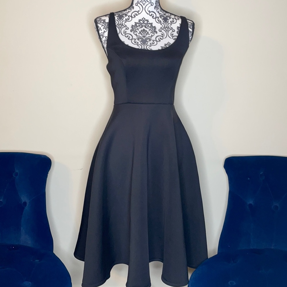 Super cute floaty black spaghetti strapped dress